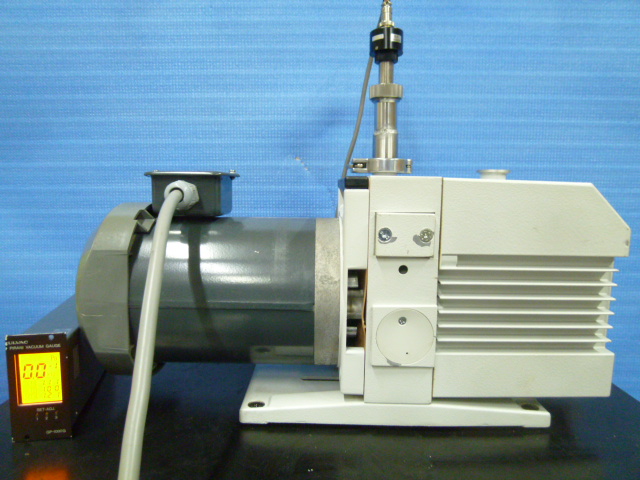 中古 Leybold D16B ﾛｰﾀﾘｰﾎﾟﾝﾌﾟ　