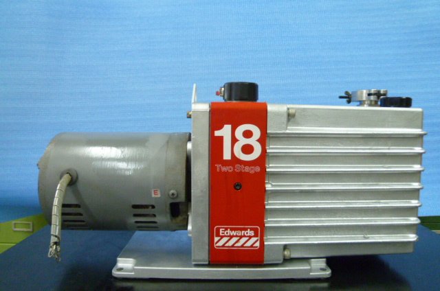 EDWARDS/エドワーズ 小型ロータリーポンプ E2M2 / 200V/通電のみ確認 / 中古品 Edwards E2M2 Dual Stage vacuum pump - Gemini BV